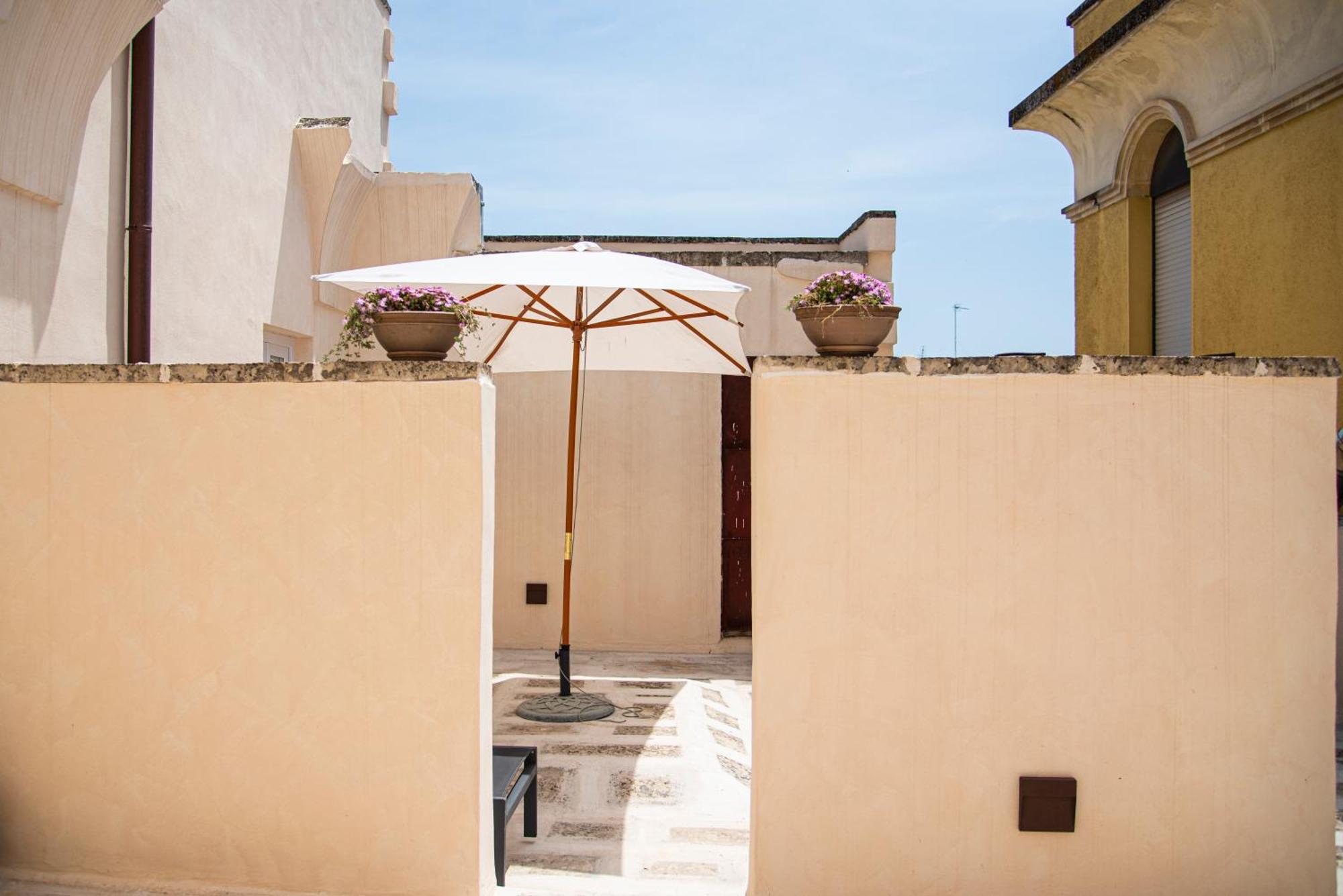Palazzo Garibaldi - Luxury Suites Galatina Δωμάτιο φωτογραφία